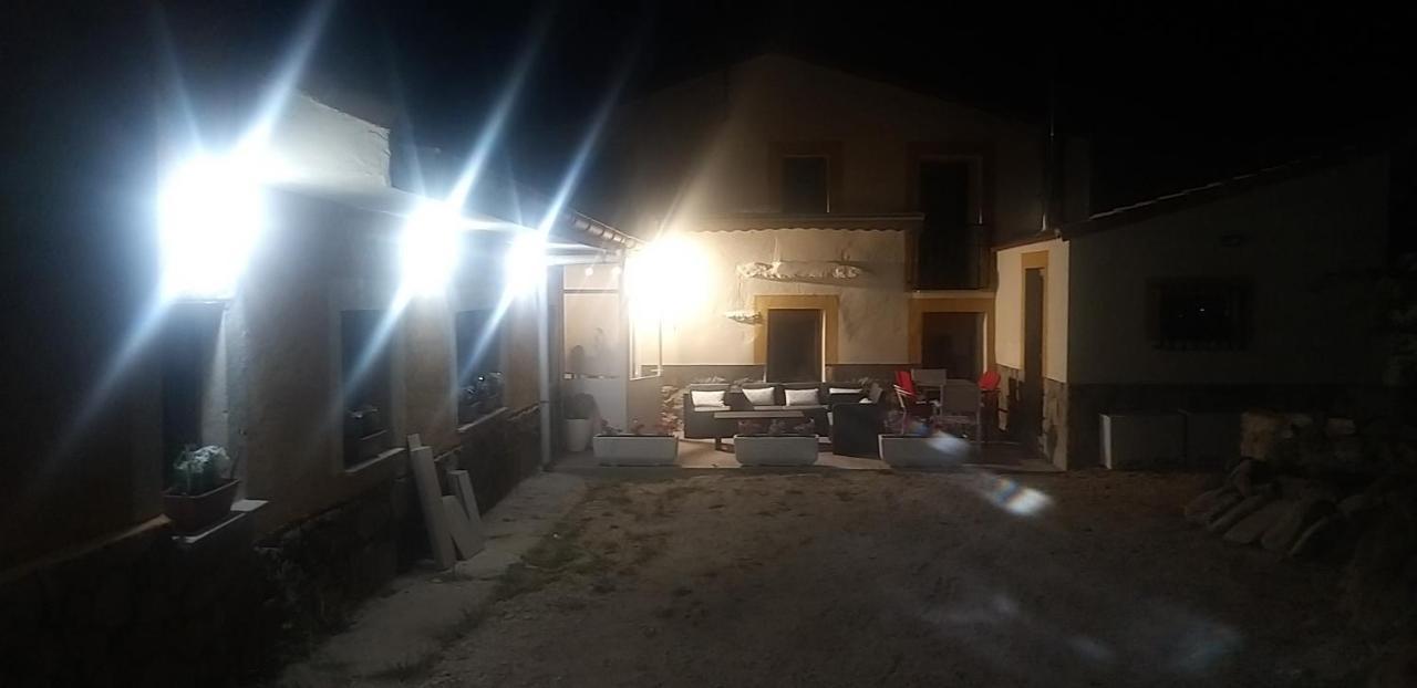 Casa Rural Los 7 Pinos De Gredos 나바레돈다 데 그레도스 외부 사진