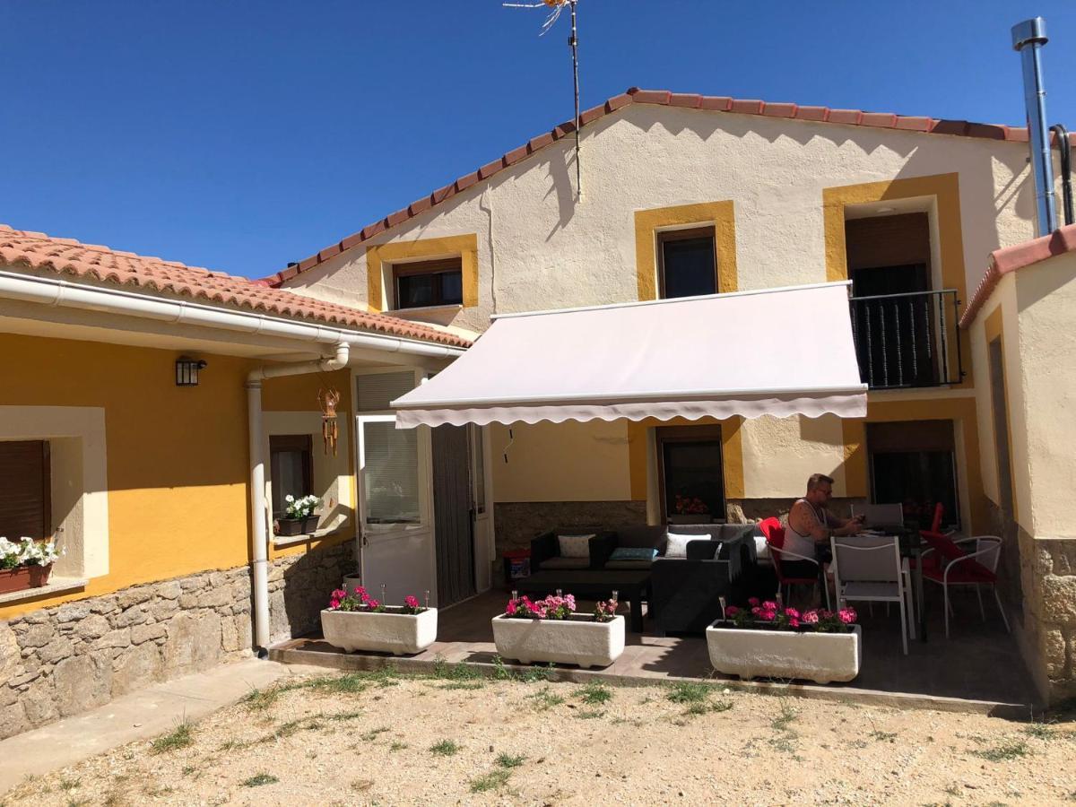 Casa Rural Los 7 Pinos De Gredos 나바레돈다 데 그레도스 외부 사진