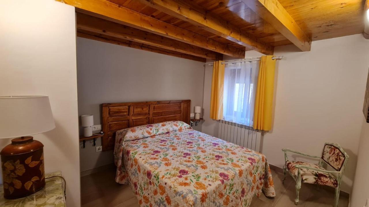 Casa Rural Los 7 Pinos De Gredos 나바레돈다 데 그레도스 외부 사진