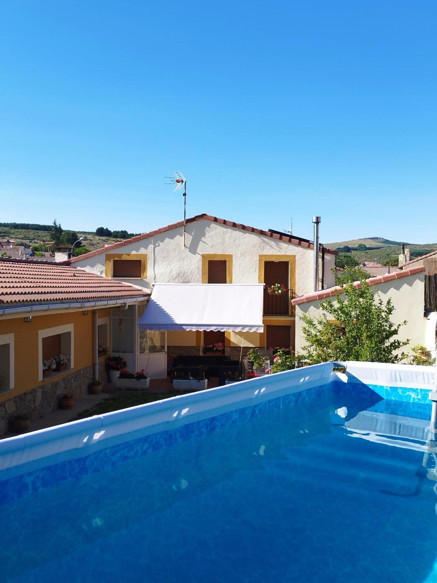 Casa Rural Los 7 Pinos De Gredos 나바레돈다 데 그레도스 외부 사진